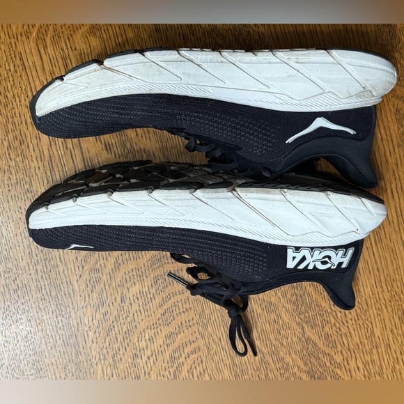 HOKA “ARAHI 7” black size 9D Women Good Condition - Picture 8 of 8